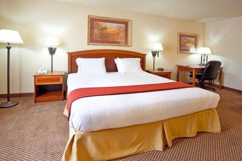 Holiday Inn Express Hotel & Suites Cedar City By Ihg Dış mekan fotoğraf
