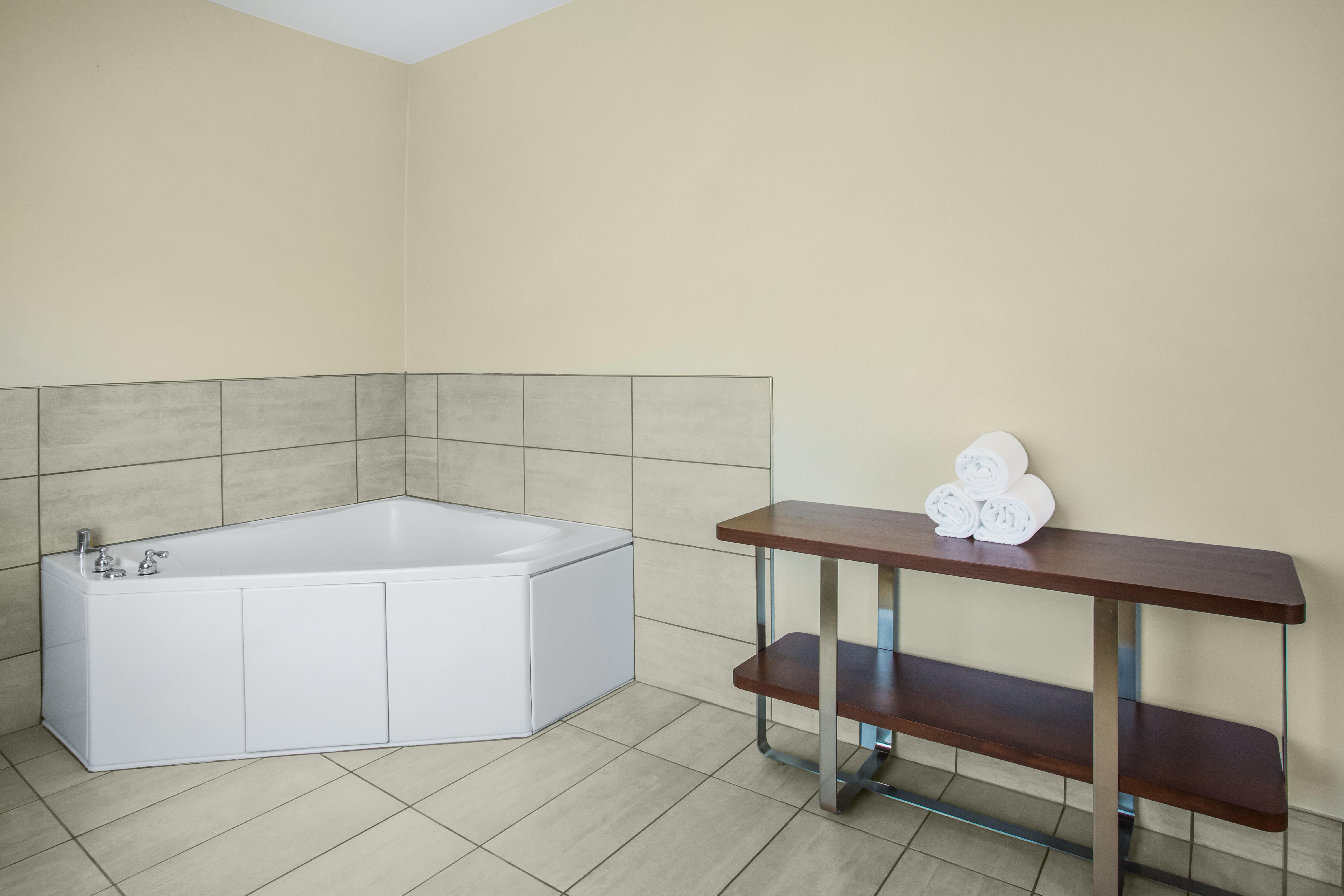 Holiday Inn Express Hotel & Suites Cedar City By Ihg Dış mekan fotoğraf